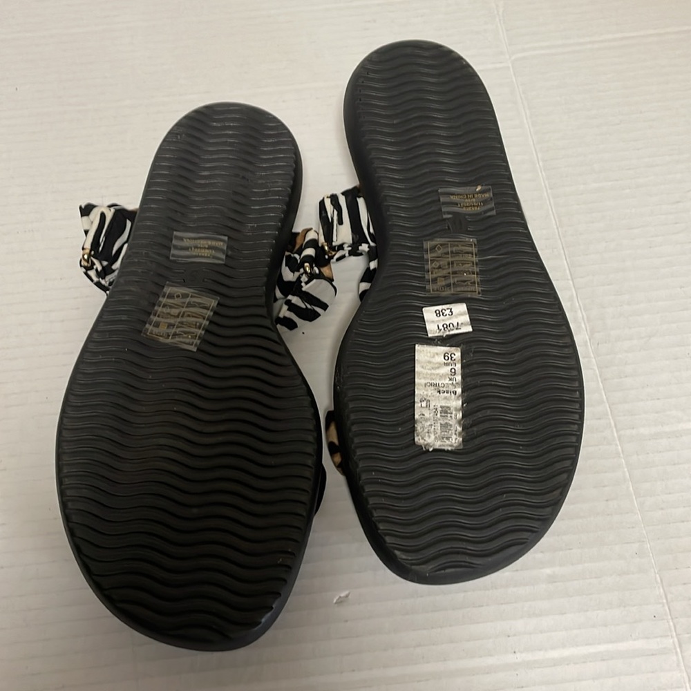 NWT River Island black animal print bow strap sandals size 8 - Picture 2 of 5